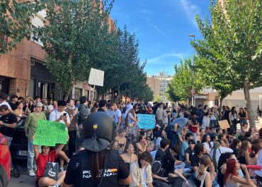 FEMAE CONDENA LAS CARGAS POLICIALES EN LA CONCENTRACIÓN DE ESTUDIANTES POR LA SITUACIÓN DE LA PAU DE MURCIA